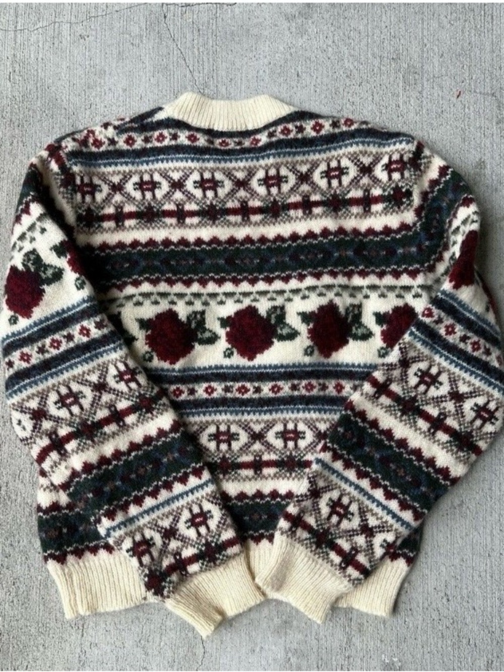 Vintage Woolrich Women’s Fair Isle Sweater Roses Isle Pattern Wool - Picture 3 of 3